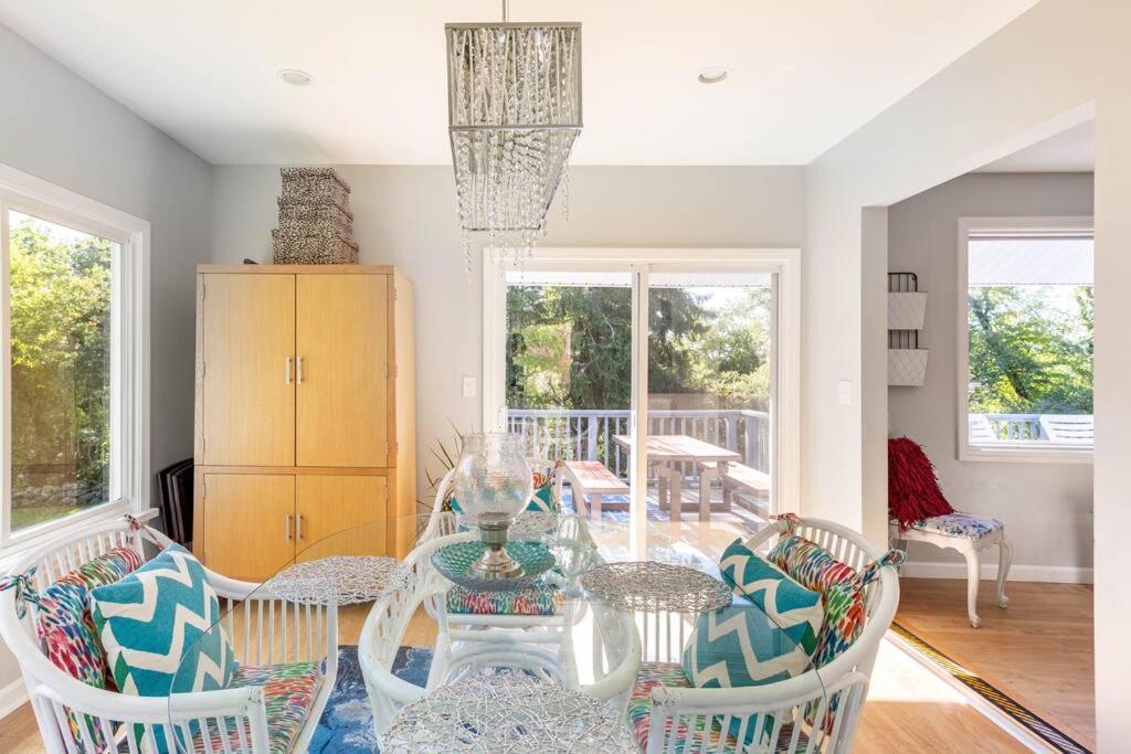 Unique Retreat With Private Patio, 4 King Beds And Bbq Villa Groton Exterior photo